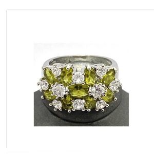 5.98 ctw Peridot and White Sapphire Ring